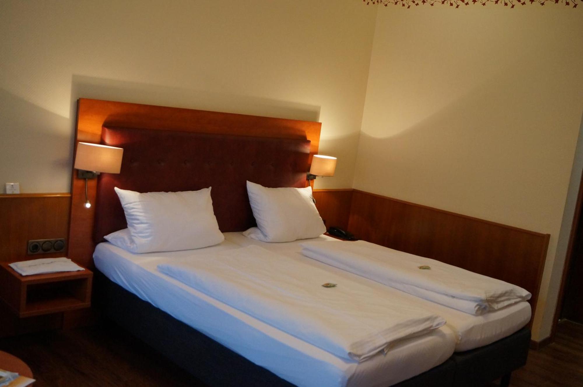 Gasthof - Hotel Zum Loewen Schwabthal Extérieur photo